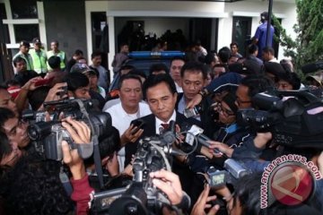 Yusril Mahendra tak perlu bela Susno Duadji