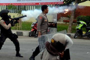 TEMBAK MAHASISWA