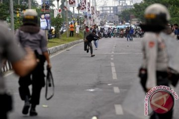 Peringatan 2 Mei diwarnai bentrokan di Makassar