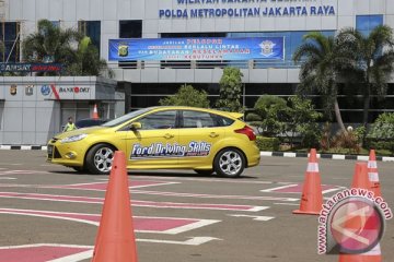 Ford selenggarakan latihan mengemudi bagi polisi