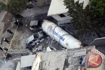 Ledakan truk tanker gas tewaskan 19 orang