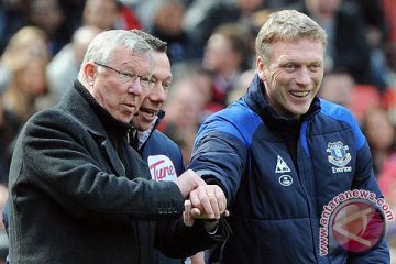 Moyes resmi gantikan Alex Ferguson