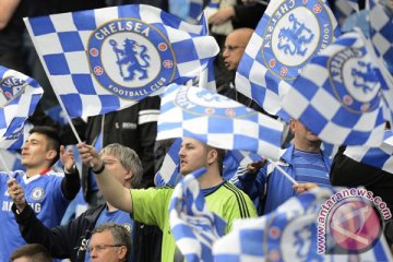 Penggemar Chelsea diskors setelah insiden rasis