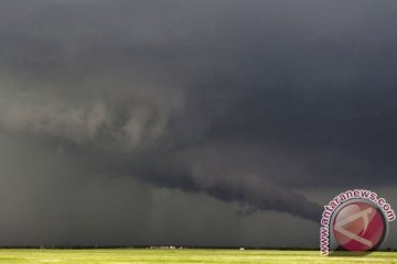 Tornado diprakirakan bergerak ke bagian tengah Amerika