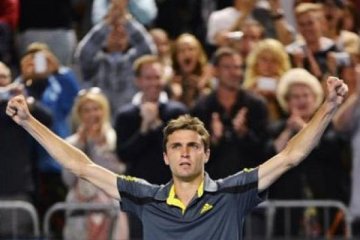 Gilles simon minta maaf karena melempar pemungut bola