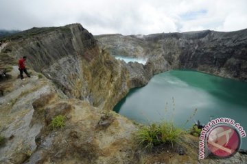 Matahari terbit daya tarik wisata Danau Kelimutu