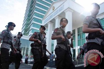 Sidang perdana Hercules dijaga polisi bersenjata