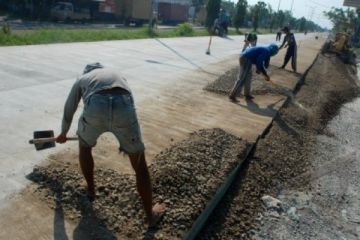 PEMBETONAN JALUR PANTURA