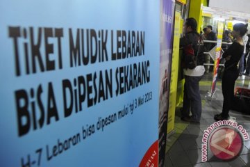 Calon pemudik memburu tiket kereta tambahan