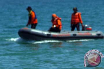 Tim SAR sisir Pantai Ujunggenteng cari wisatawan hilang