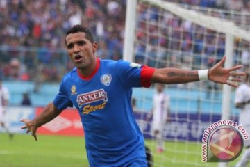 Arema tekuk Persija 3-1