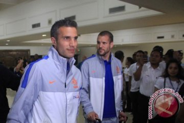Van Gaal boyong tim utama Belanda ke Jakarta