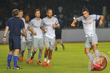 Belanda minta maaf soal kostum