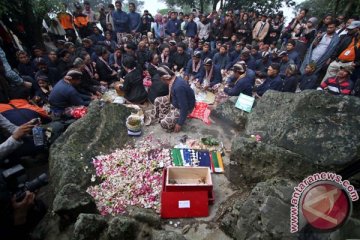 Keraton Yogyakarta gelar upacara Labuhan Merapi