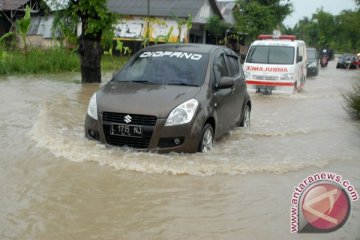 Kantor Dinas Pertanian Pamekasan tergenang banjir