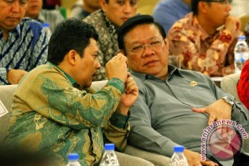 Lebaran tapi Agung Laksono khawatir berat badan