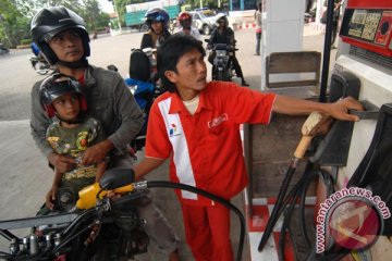 Pengecer bensin padati SPBU di Bangkalan