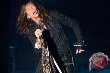 Steven Tyler jadi musisi jalanan di Helsinki