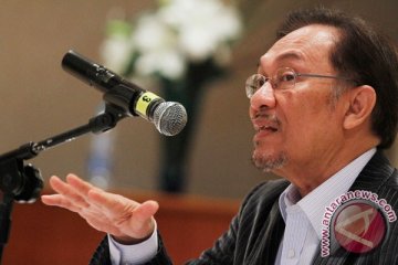 Anwar Ibrahim dan Mahathir bersatu melawan Najib Razak