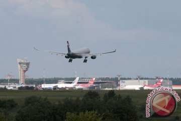 Snowden di zona transit bandara Moskow, kata Putin