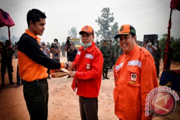 Foto penanggulangan bencana kebakaran Riau oleh MENHUT, Dumai