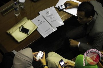 DPR panggil Menkominfo terkait peralihan frekuensi provider