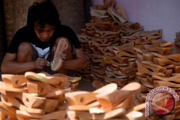 Ekspor sepatu dan sandal Bali menurun