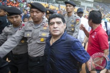 Maradona lebih "happy" di Surabaya