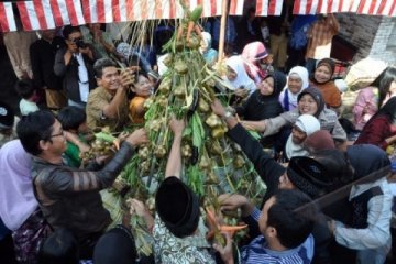 NYADRAN KUPAT BRONGKOS