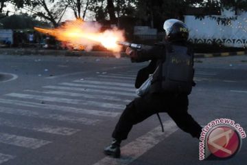 TEMBAKAN GAS AIR MATA