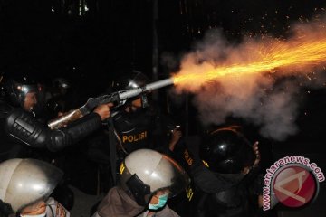 TEMBAK GAS AIR MATA