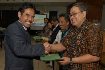 Seminar FEM dan Kedubes Roma