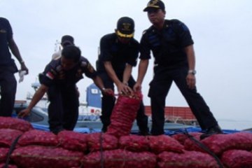 Bawang Selundupan/Foto Rusdianto