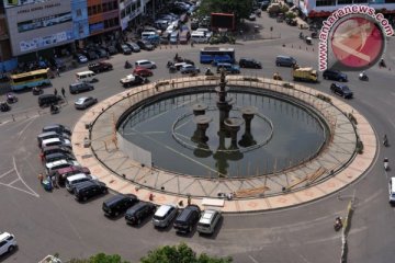 Perbaikan Kolam Bundaran Air Mancur