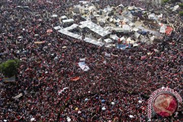 Warga Mesir turun ke jalan dukung revolusi militer
