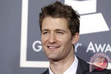 Matthew Morrison bertunangan