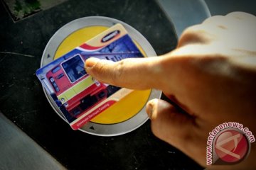 Kartu elektronik sudah dapat digunakan di seluruh stasiun KRL