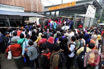 Tarif progresif KRL diapresiasi tetapi pelayanan kurang