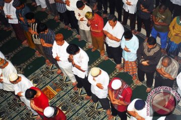 Umat Islam Biak penuhi masjid bertarawih