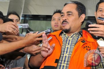 Keluarga jenguk Luthfi Hasan Ishaaq di tahanan KPK