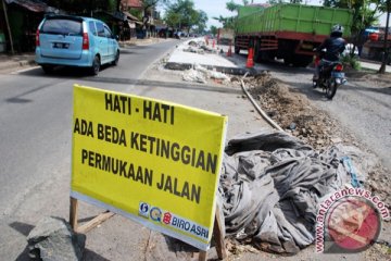 Perbaikan jalan di Garut rampung sebelum Lebaran