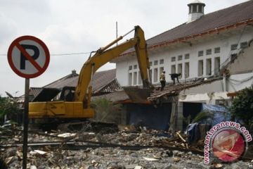 Antisipasi arus balik, Stasiun Pasar Senen tambah petugas parkir