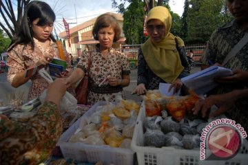 Petugas temukan pewarna berbahaya pada takjil