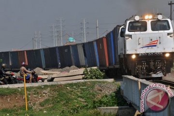 Pemerintah daerah wajib menutup perlintasan liar kereta api
