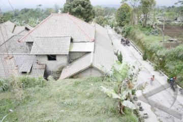 ABU GUNUNG MERAPI