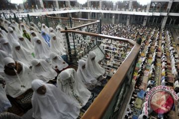 SHOLAT TARAWIH PERTAMA