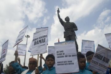SERUKAN PERDAMAIAN KERATON
