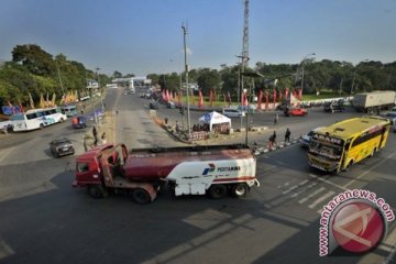 Arus gerbang tol Cikampek masih normal