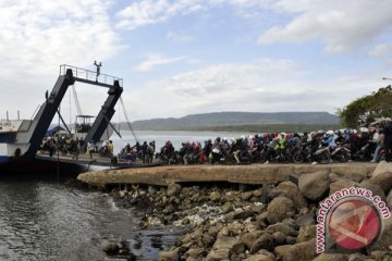 Penumpang kapal penyeberangan kandas Gilimanuk dievakuasi