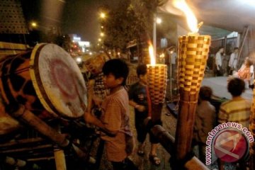 Pesta kembang api semarakkan malam takbiran di Palembang